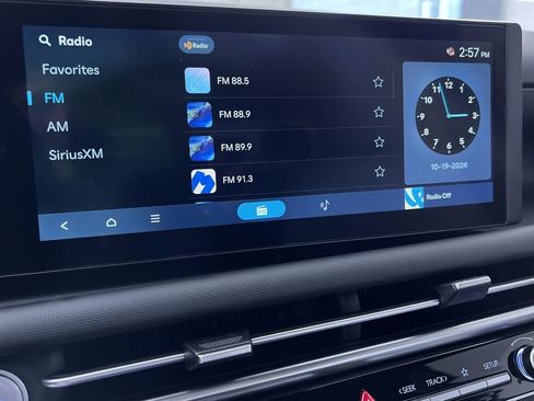 Used 2025 Hyundai Santa Cruz SE image 18