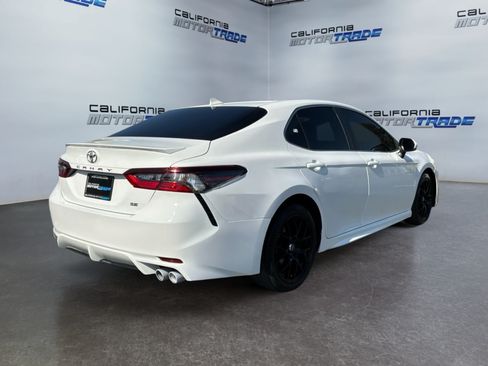 Used 2023 Toyota Camry SE w/ Convenience Package FWD image 5