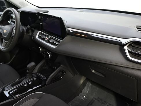 Used 2025 Chevrolet TrailBlazer LT AWD/4WD image 15