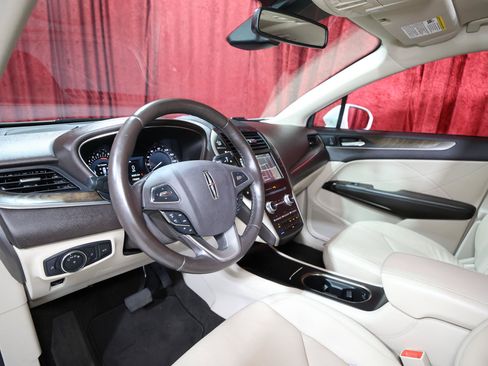 Used 2019 Lincoln MKC Reserve w/ MKC Climate Package FWD image 12