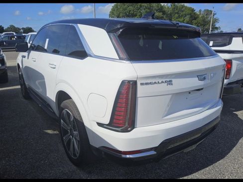 Used 2025 Cadillac Escalade IQ Luxury 2 AWD/4WD image 4
