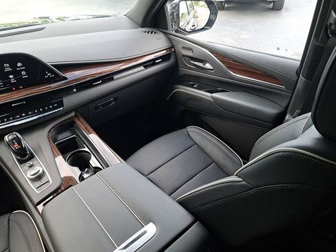 Certified 2023 Cadillac Escalade Premium Luxury w/ Performance Package AWD/4WD image 19