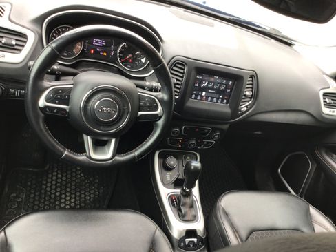 Used 2020 Jeep Compass Latitude w/ Cold Weather Group AWD/4WD image 10