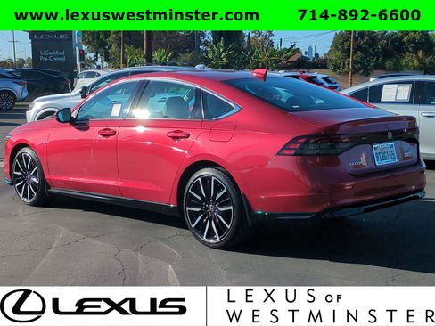 Used 2024 Honda Accord Touring image 11