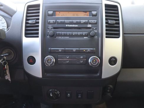 Used 2012 Nissan Frontier PRO-4X AWD/4WD image 34