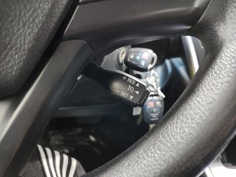 Used 2015 Toyota Camry LE FWD image 30