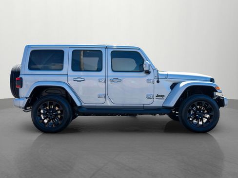 Used 2022 Jeep Wrangler Unlimited Sahara image 8