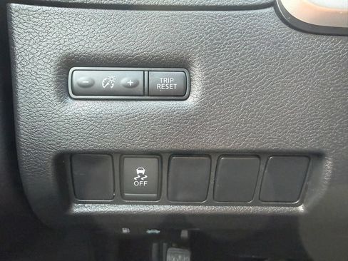 Used 2018 Nissan Murano SV AWD/4WD image 18
