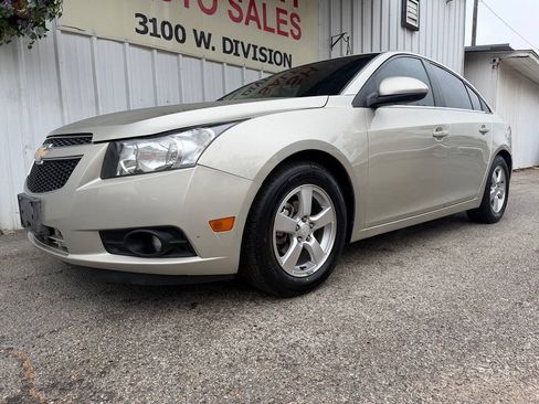 Used 2013 Chevrolet Cruze LT FWD image 2
