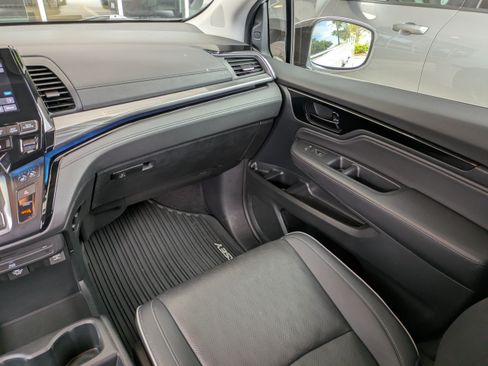 Used 2023 Honda Odyssey Elite image 19