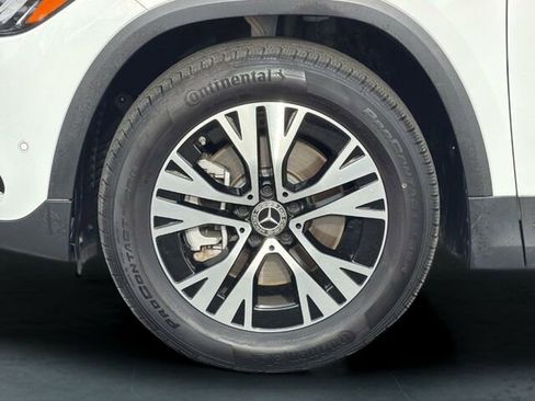 Certified 2025 Mercedes-Benz GLA 250 4MATIC image 33