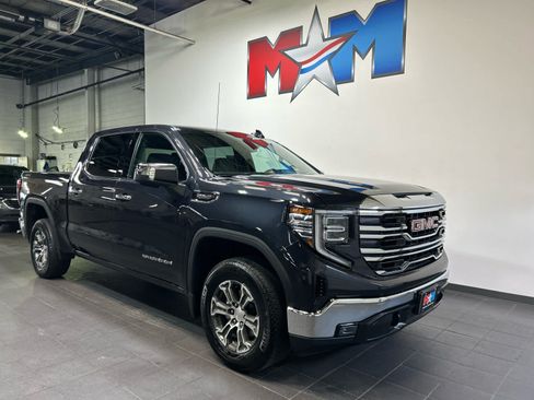 Used 2025 GMC Sierra 1500 SLT AWD/4WD image 2
