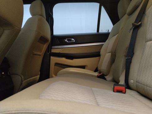 Used 2017 Ford Explorer FWD image 18
