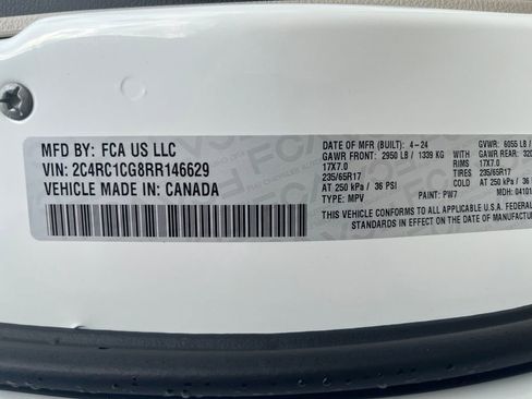 Used 2024 Chrysler Voyager LX image 33