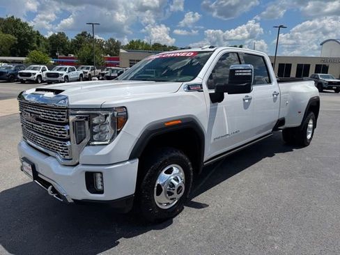 Used 2022 GMC Sierra 3500 Denali w/ Denali Ultimate Package AWD/4WD image 3
