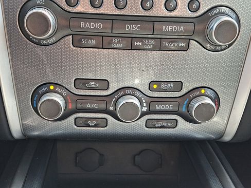 Used 2017 Nissan Pathfinder SL image 16