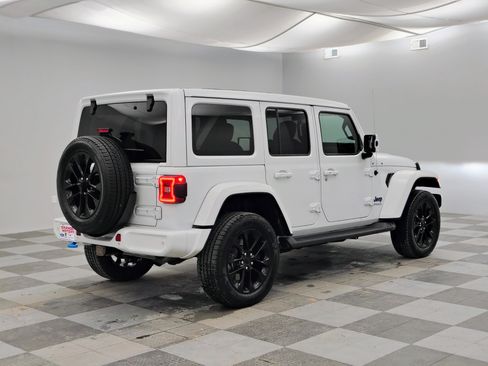 Used 2021 Jeep Wrangler Unlimited Sahara image 10