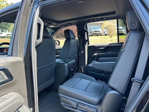 Used 2025 Chevrolet Tahoe LT w/ Comfort Package image 43