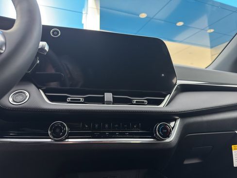 New 2026 Chevrolet Equinox LT image 16