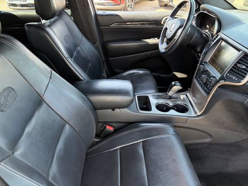 Used 2017 Jeep Grand Cherokee Overland RWD image 10