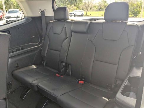 Used 2024 Kia Telluride LX FWD image 16