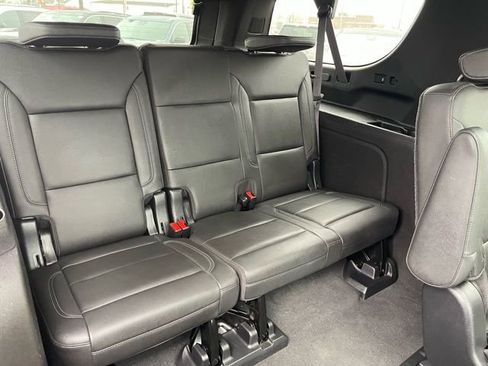 Used 2021 Chevrolet Suburban Z71 w/ Luxury Package image 15