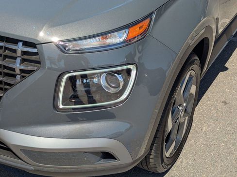 New 2025 Hyundai Venue Limited image 10