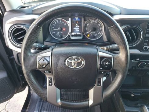 Used 2022 Toyota Tacoma SR5 image 21