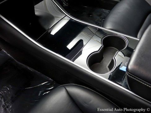 Used 2019 Tesla Model 3 Standard Range image 33