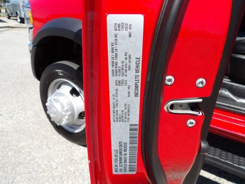 Used 2021 RAM 5500 Tradesman w/ Chrome Appearance Group image 64