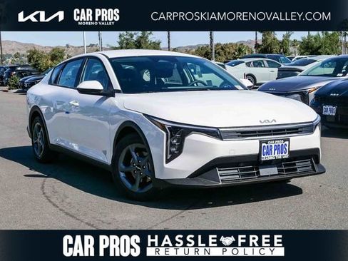 New 2026 Kia K4 LXS image 1