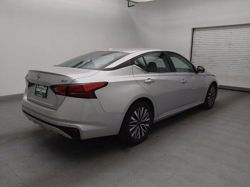 Used 2024 Nissan Altima 2.5 SV image 10