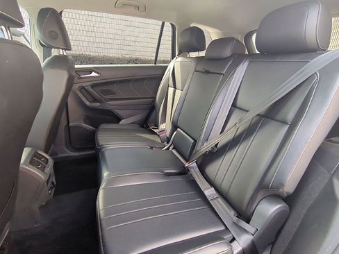 Used 2024 Volkswagen Tiguan SE image 27