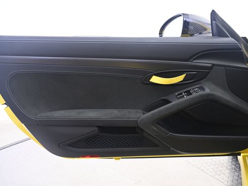 Used 2025 Porsche 718 Cayman GT4 RS RWD image 23