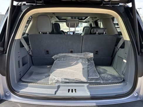 Used 2023 Lincoln Navigator Black Label AWD/4WD image 10