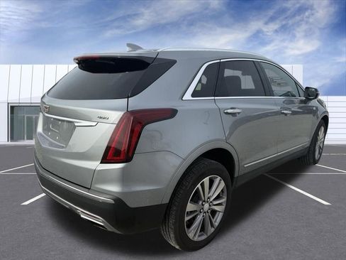 Certified 2025 Cadillac XT5 Premium Luxury AWD/4WD image 3