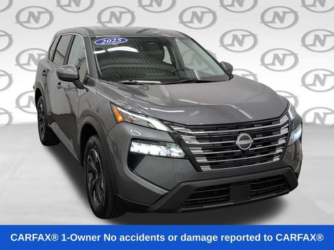 Used 2025 Nissan Rogue SV AWD/4WD image 30