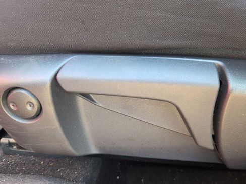 Used 2024 Mitsubishi Outlander ES image 18