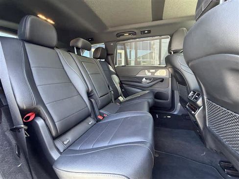 Used 2023 Mercedes-Benz GLS 450 4MATIC image 9