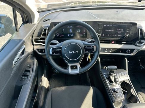 Used 2025 Kia Sportage LX FWD image 20