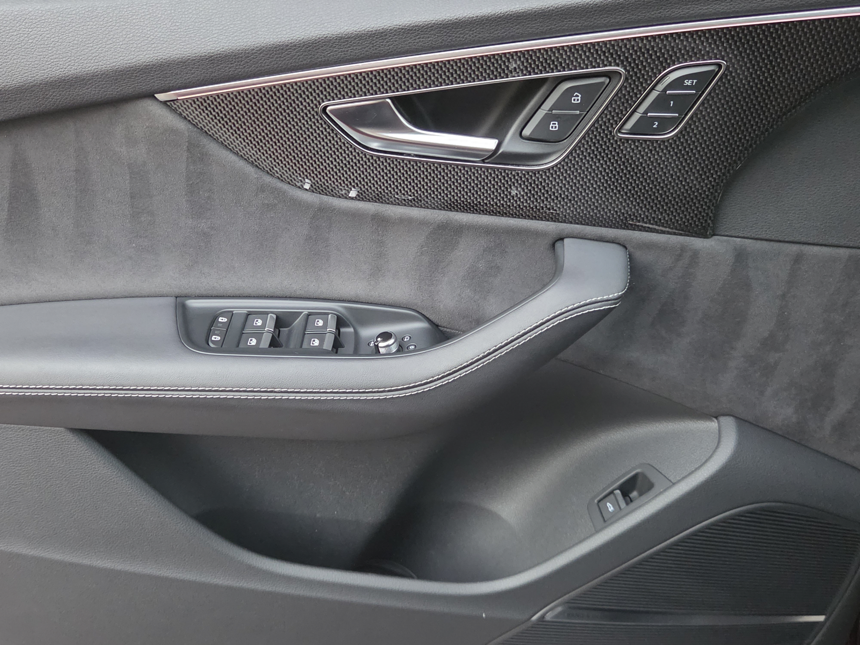 Used 2024 Audi SQ7 Premium Plus AWD/4WD image 32