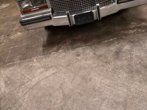 Used 1988 Cadillac Brougham RWD image 6