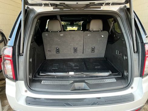 Used 2023 Chevrolet Suburban High Country w/ Advanced Technology Package AWD/4WD image 29