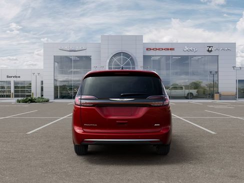 New 2026 Chrysler Pacifica Select AWD/4WD image 8