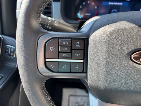 Used 2025 Ford F150 Lariat AWD/4WD image 28