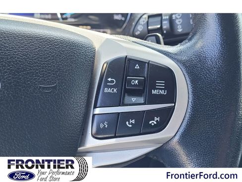 Used 2021 Ford Explorer XLT w/ Equipment Group 202A AWD/4WD image 17