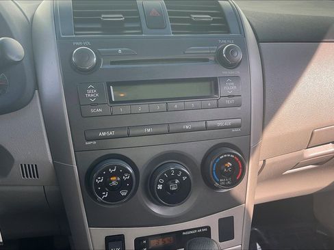 Used 2011 Toyota Corolla LE image 36