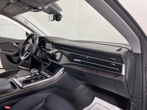 Used 2020 Audi Q8 Prestige w/ Prestige Package image 23