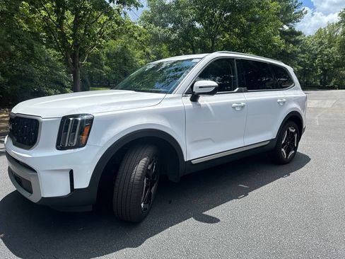 Used 2025 Kia Telluride EX AWD/4WD image 2