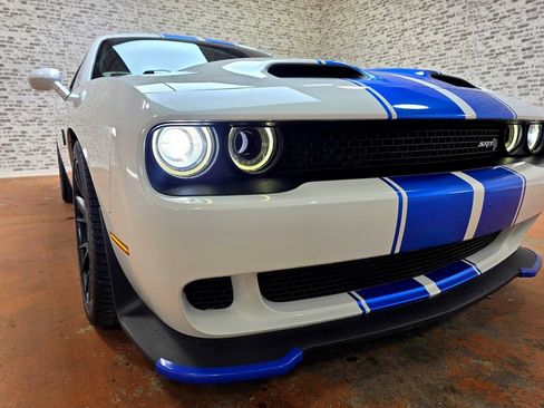 Used 2019 Dodge Challenger SRT Hellcat w/ Laguna Leather Package image 24